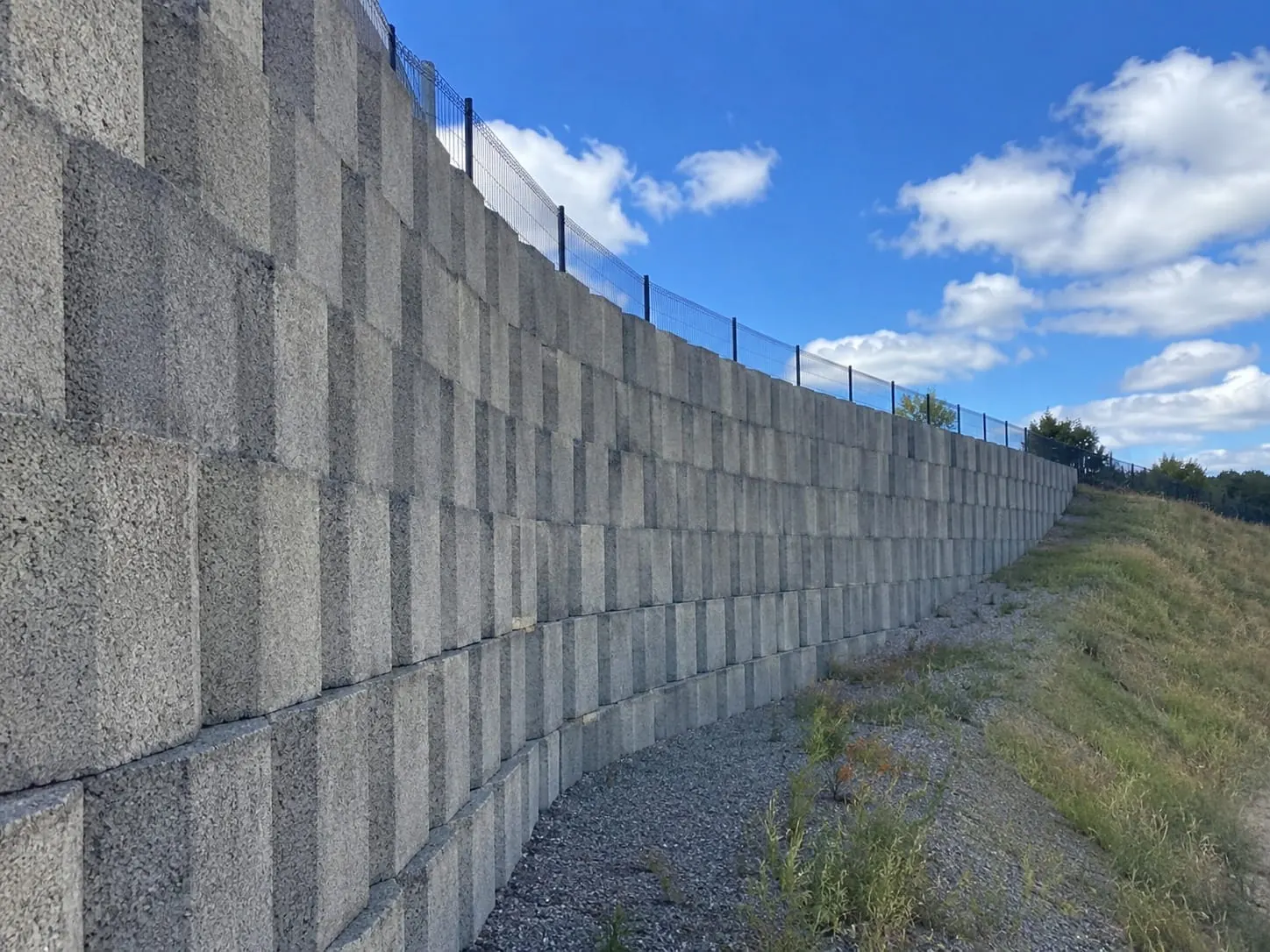 Curved segmental block retaining wall built near Auckland CBD